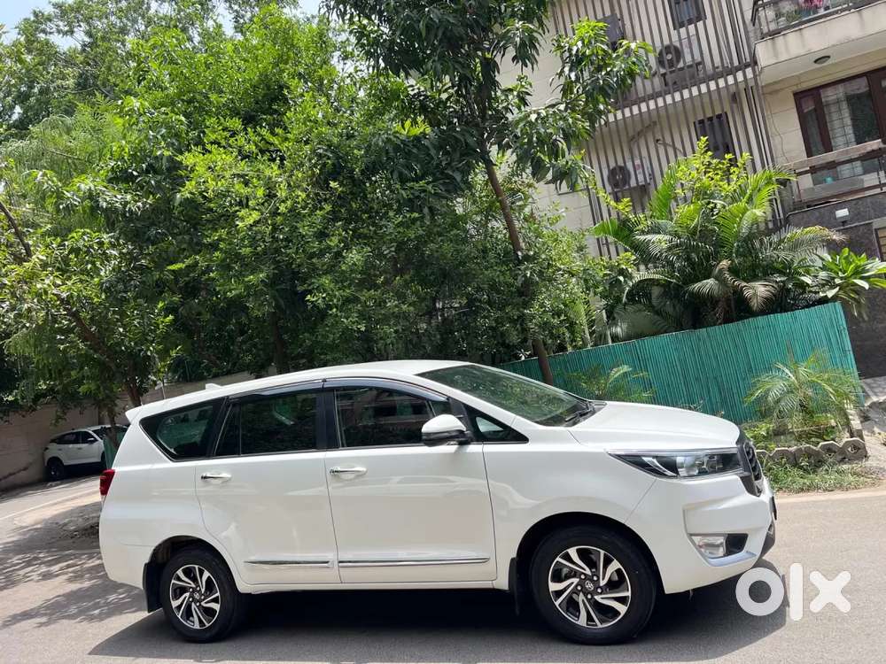 Toyota Innova Crysta 2.4 G Plus Mt 7 Str, 2025, Diesel