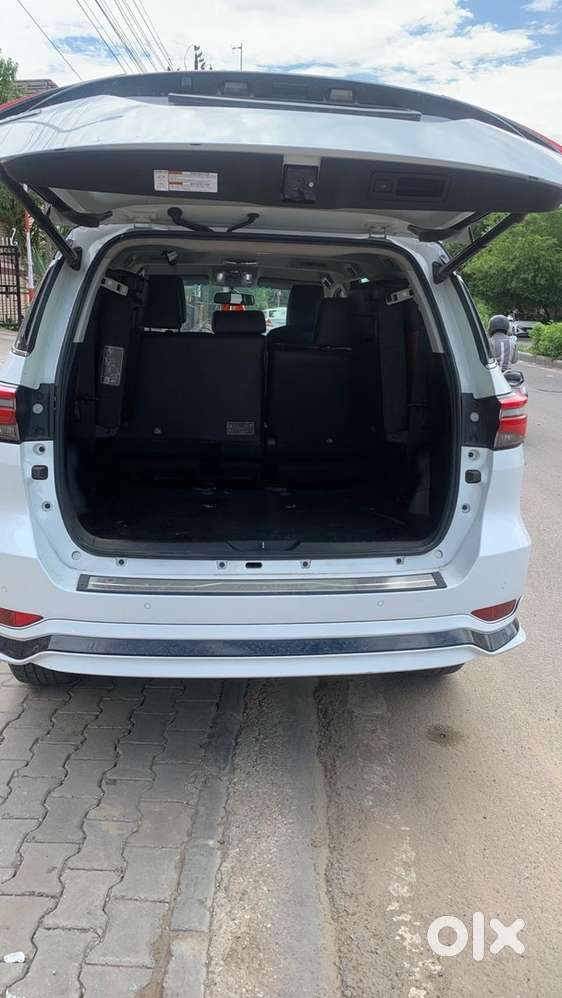 Toyota Fortuner Diesel Leader 2025