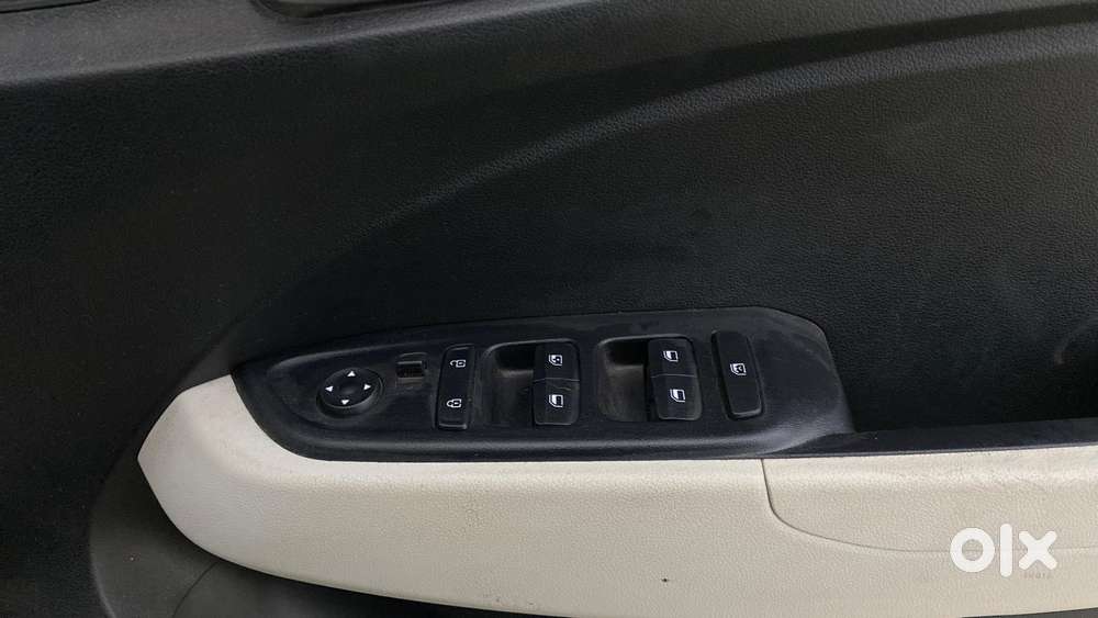 Hyundai Venue 1.2 S (o), 2023, Petrol
