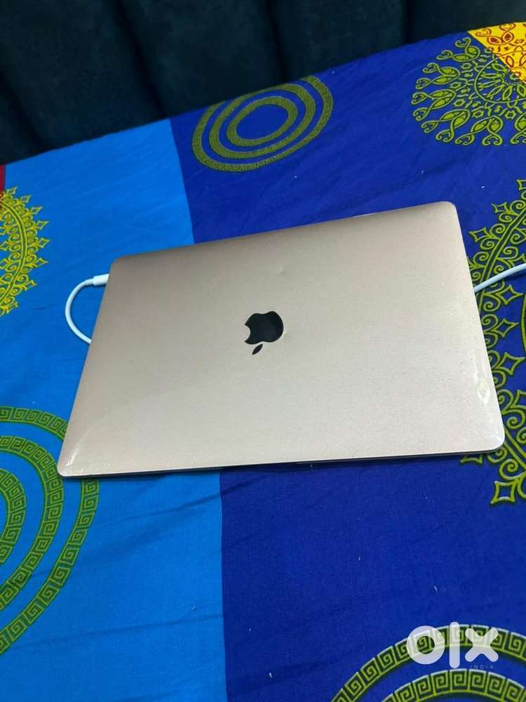 macbook air 13インチ お正月セール Macbook air 13 inch with intel i 3 processor 2020 model