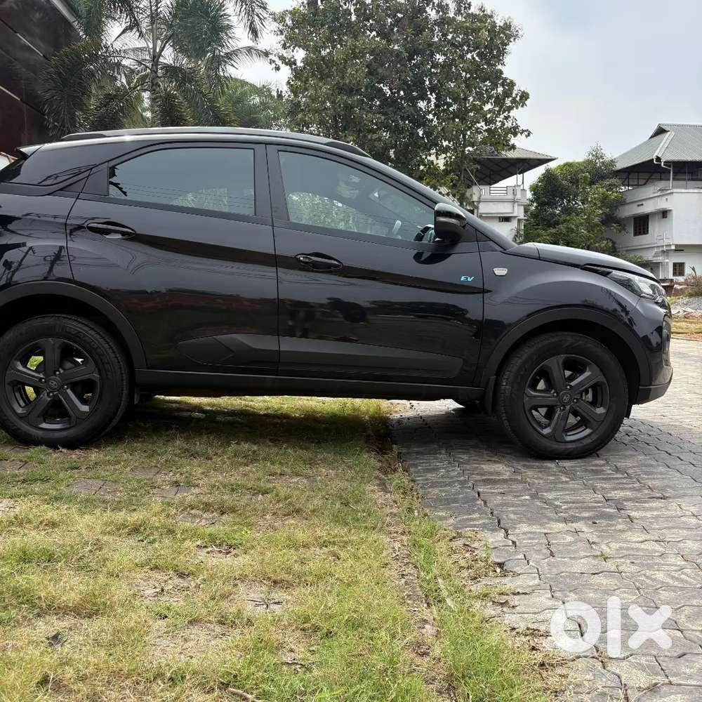 Vehicle Details:

Model: Tata Nexon Ev Xz+ Lux Dk
Year: 2023
Kilometre