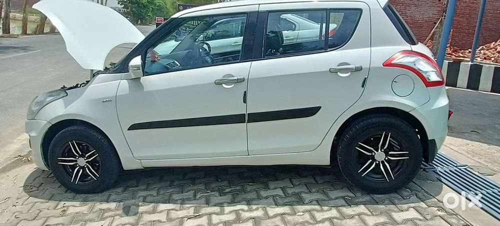 Maruti Suzuki Swift 2015 Petrol 90000 Km Driven
