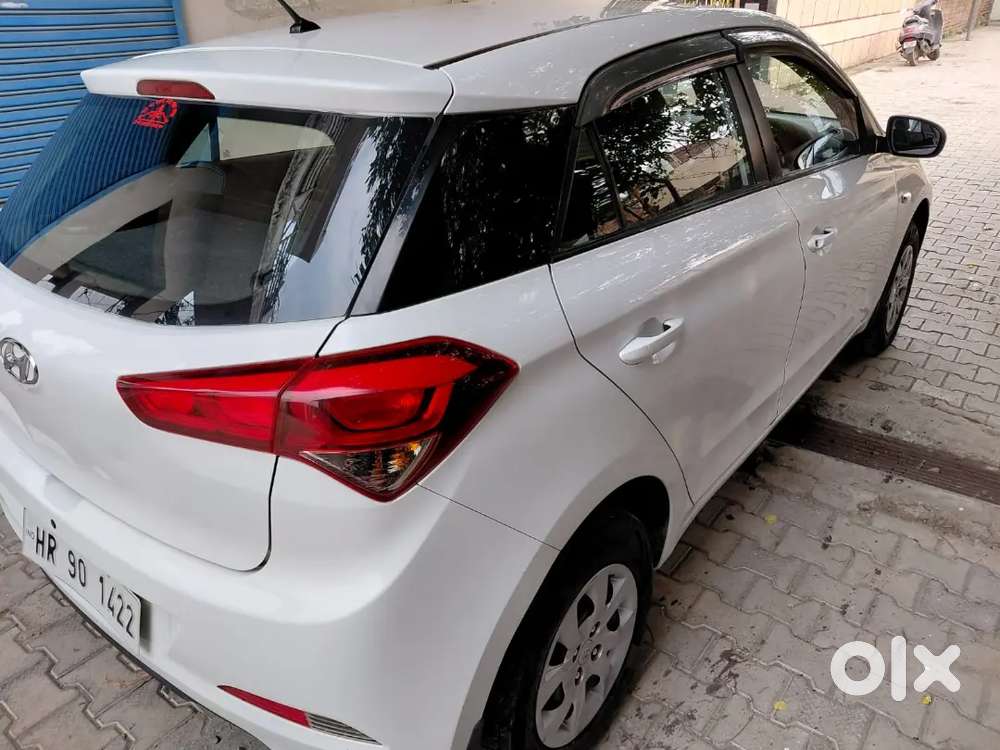 Hyundai I20 Executive 54415 Km Runing Showroom Car