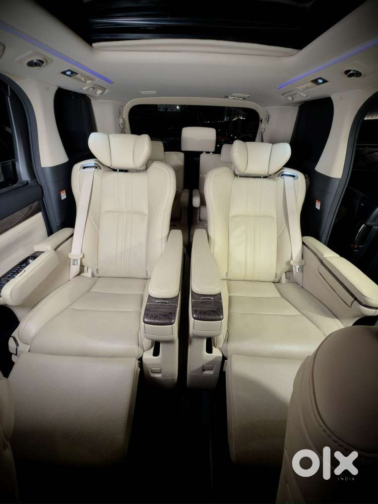 Toyota Vellfire Vip – Executive Lounge, 2023, Petrol