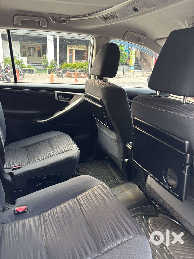 Toyota Innova Crysta 2.4 Vx Mt, 2016, Diesel