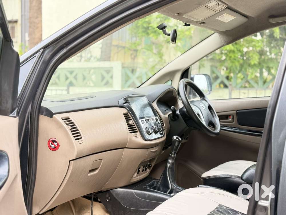 Toyota Innova 2.5 G (diesel) 8 Seater, 2015, Diesel