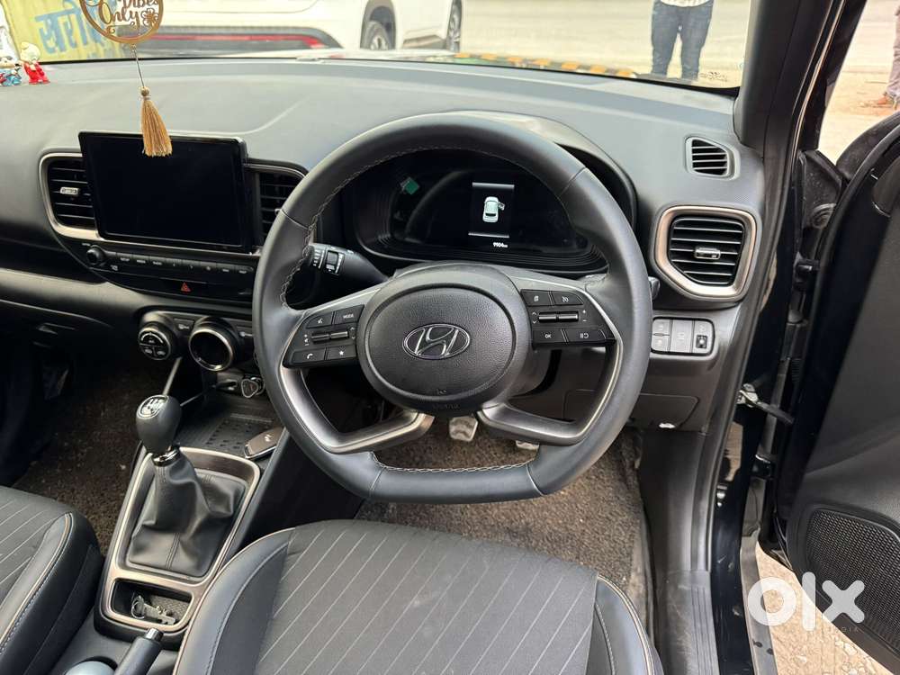 Hyundai Venue Sx Knight Edition  Mt, 2024, Petrol