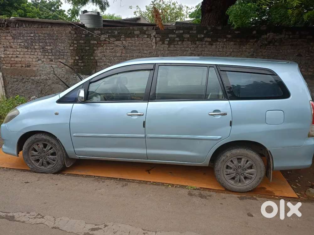 Toyota Innova Hycross 2009