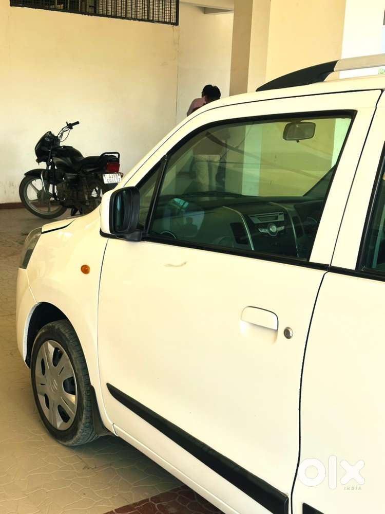 Petrol Vxi Wagonr 2015