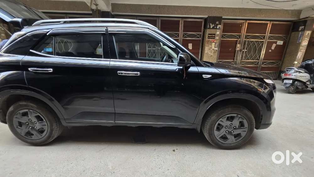 Hyundai Venue 2024 Manual Petrol First Owner