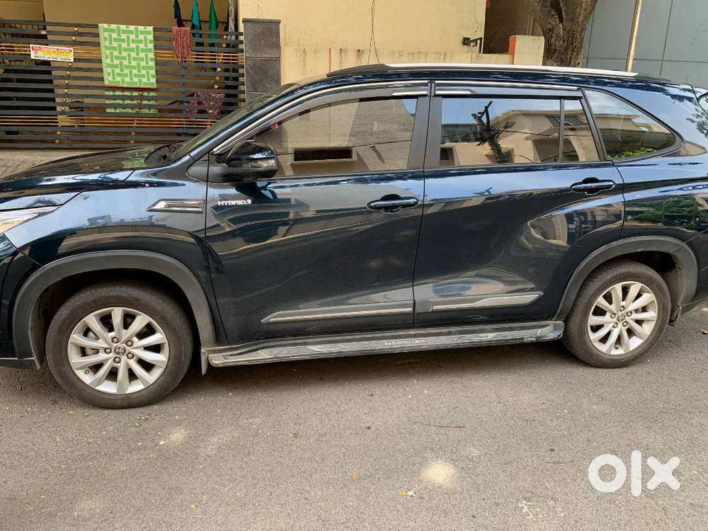 Toyota Innova Hycross 2.0 Vx (o) Hybrid 7-str  2024  15,000 Km Only