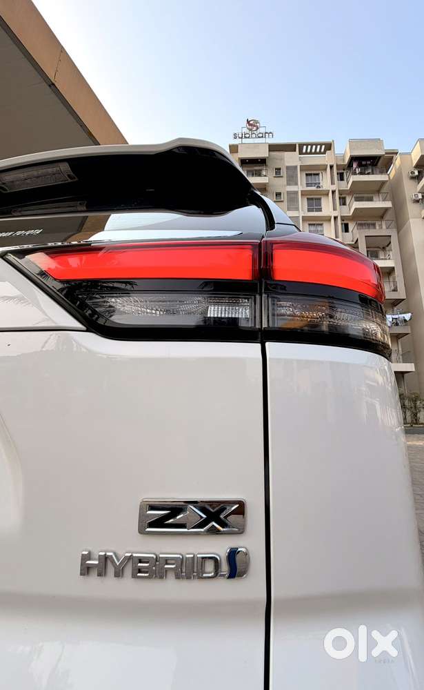 Toyota Innova Hycross 2.0 Zx Hybrid 7 Str, 2023, Petrol