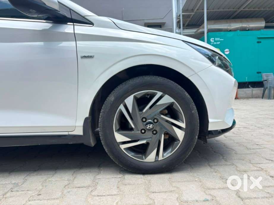 Hyundai I20 Asta (o) 1.2 Ivt, 2023, Petrol