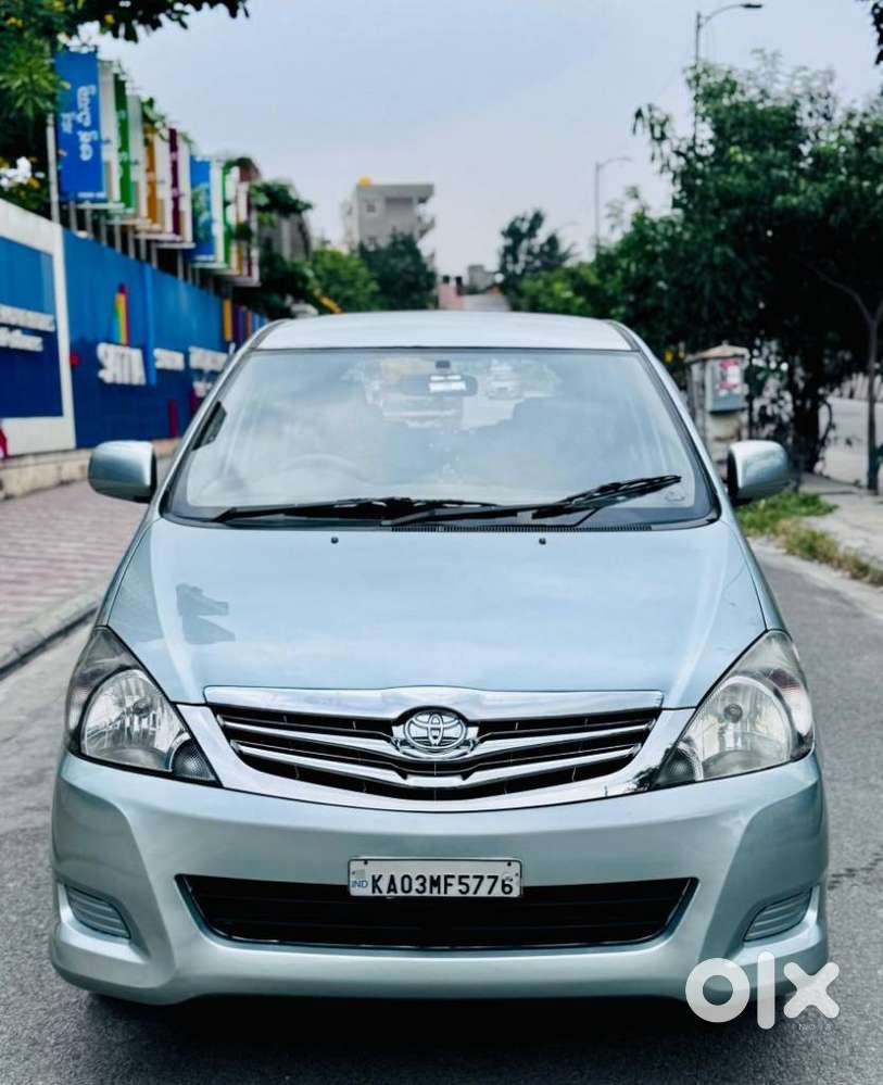 Toyota Innova 2004-2011 2.5 G4 Diesel 8-seater, 2006, Diesel