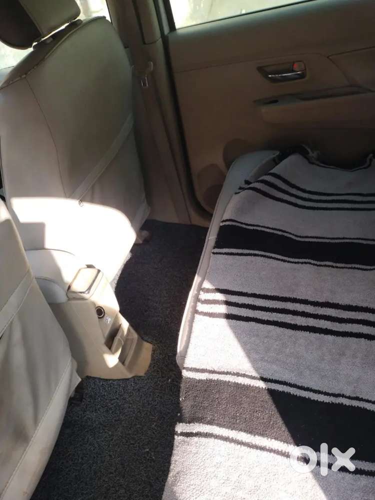 Maruti Ertiga 2021 Petrol + Lpg