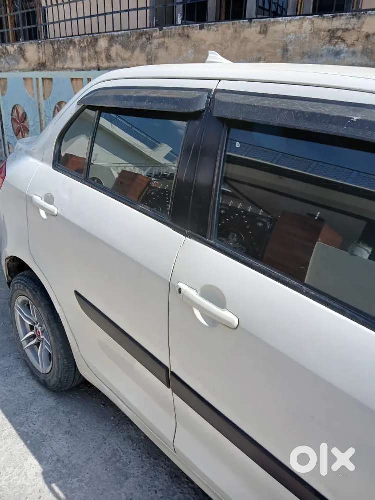Maruti Suzuki Swift Dzire 2015 Petrol Well Maintained