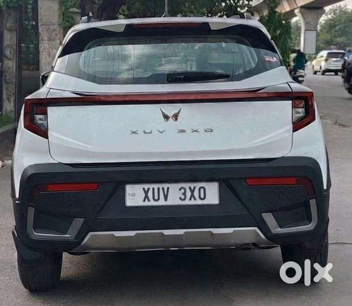 Mahindra Xuv 3xo Ax5 Pm Mt, 2025, Petrol
