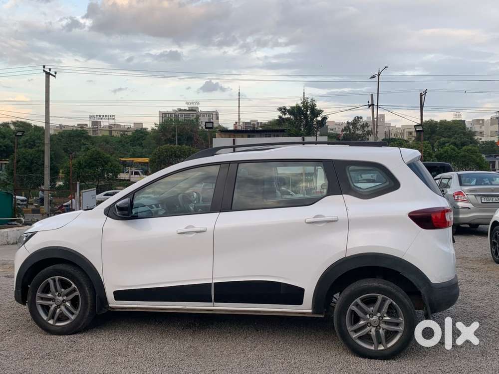 Renault Triber Rxz, 2022, Petrol