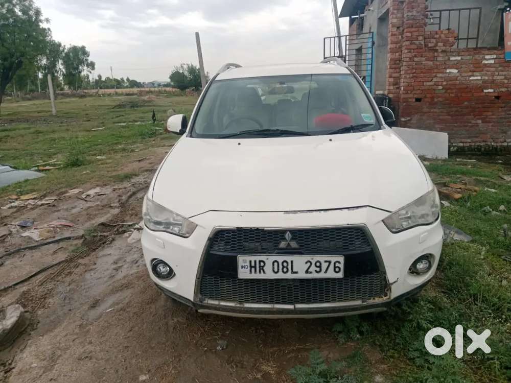 Mitsubishi Outlander 2010 Petrol Good Condition.
