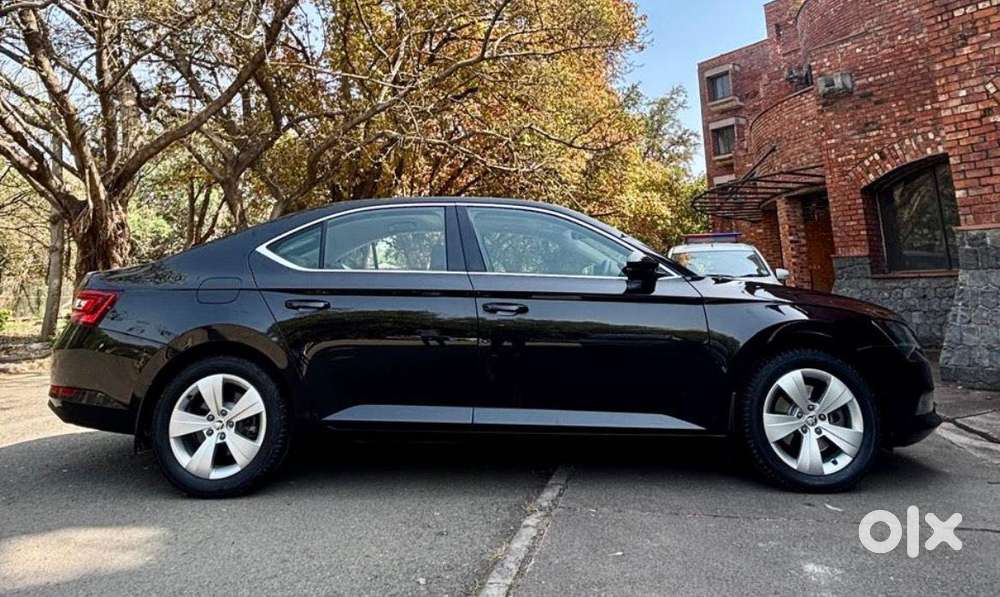 Skoda Superb Style 1.8 Tsi At, 2019, Petrol