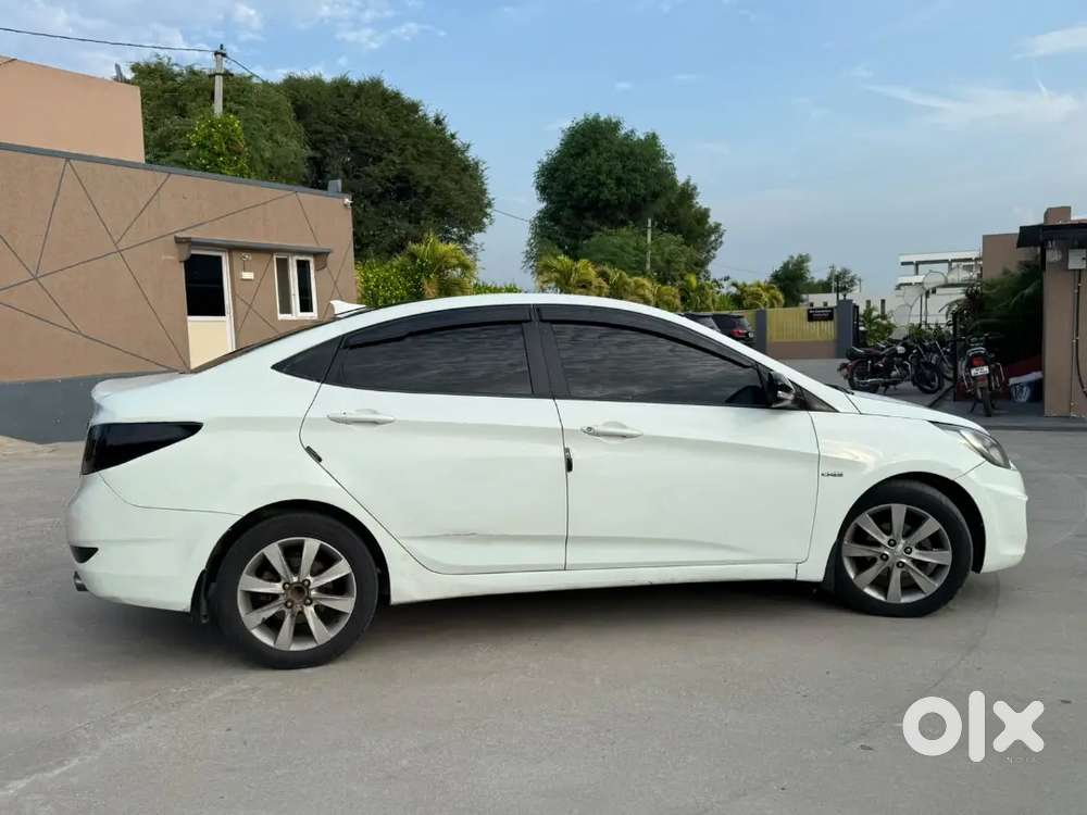 Hyundai Verna Fluidic 1.6 2011
