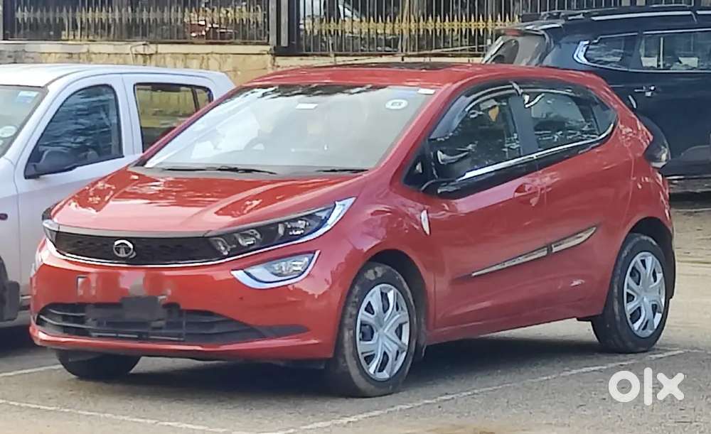 Tata Altroz 2024 Petrol Less Driven