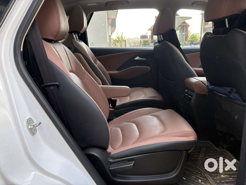 Mg Hector Plus Sharp Pro 1.5 Turbo Petrol Cvt 6 Str, 2023, Petrol