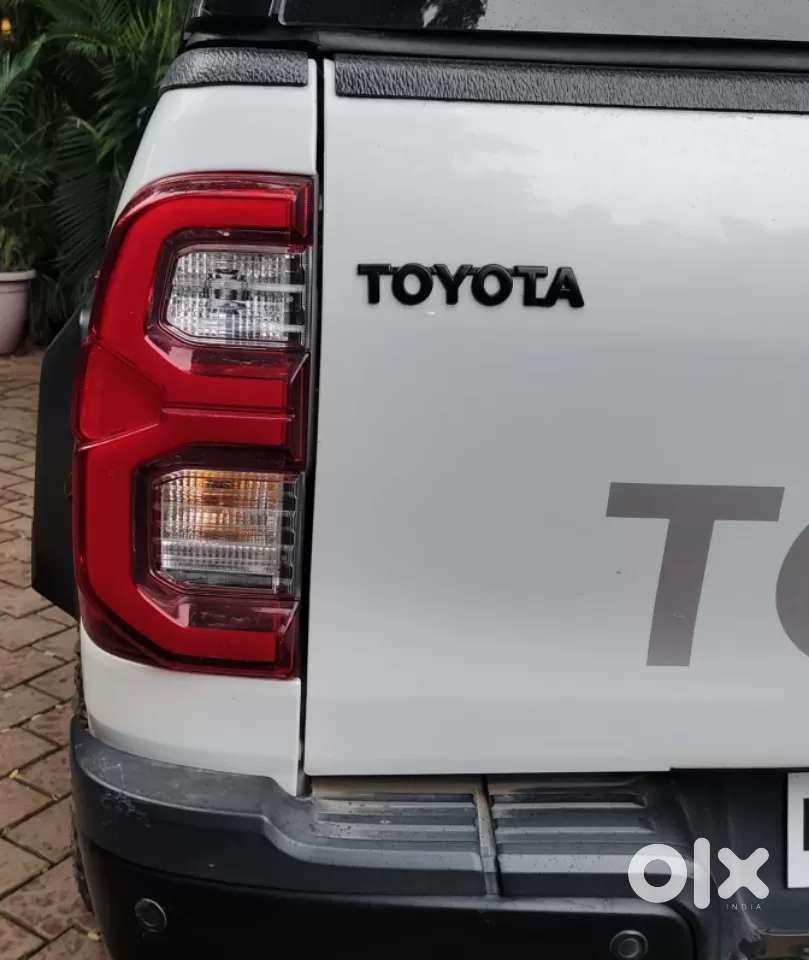 Toyota Hilux 2.8 High 4x4 Mt, 2023, Diesel