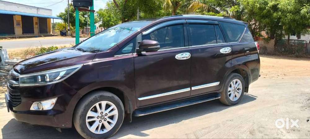 Innova Crysta 2.4 V Model