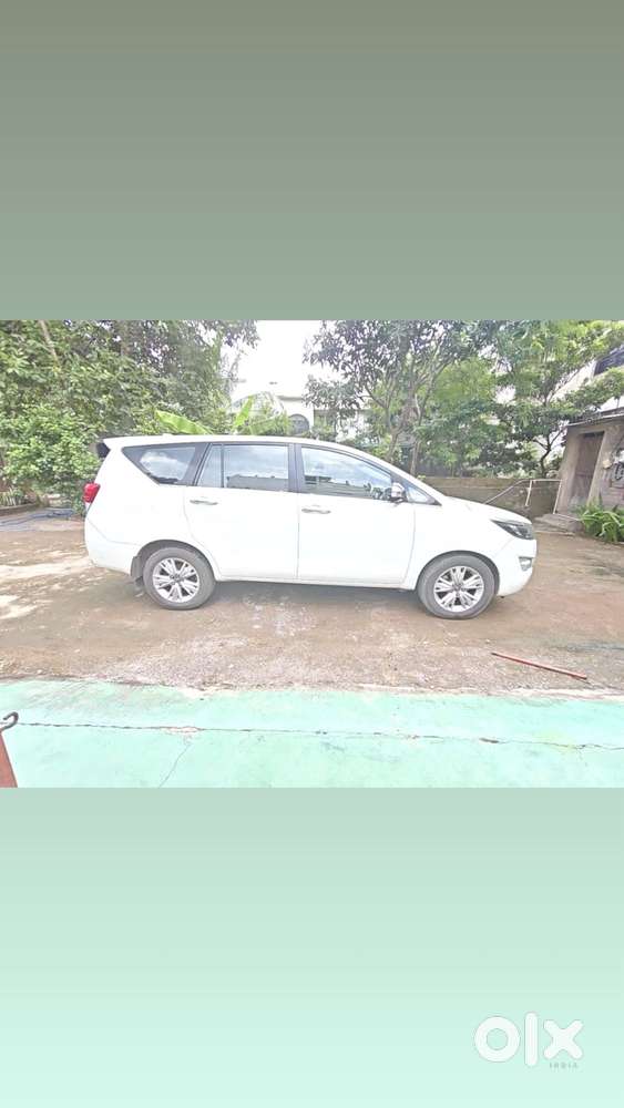 Toyota Innova Crysta 2.8 Zx At 7 Seater, 2017, Diesel
