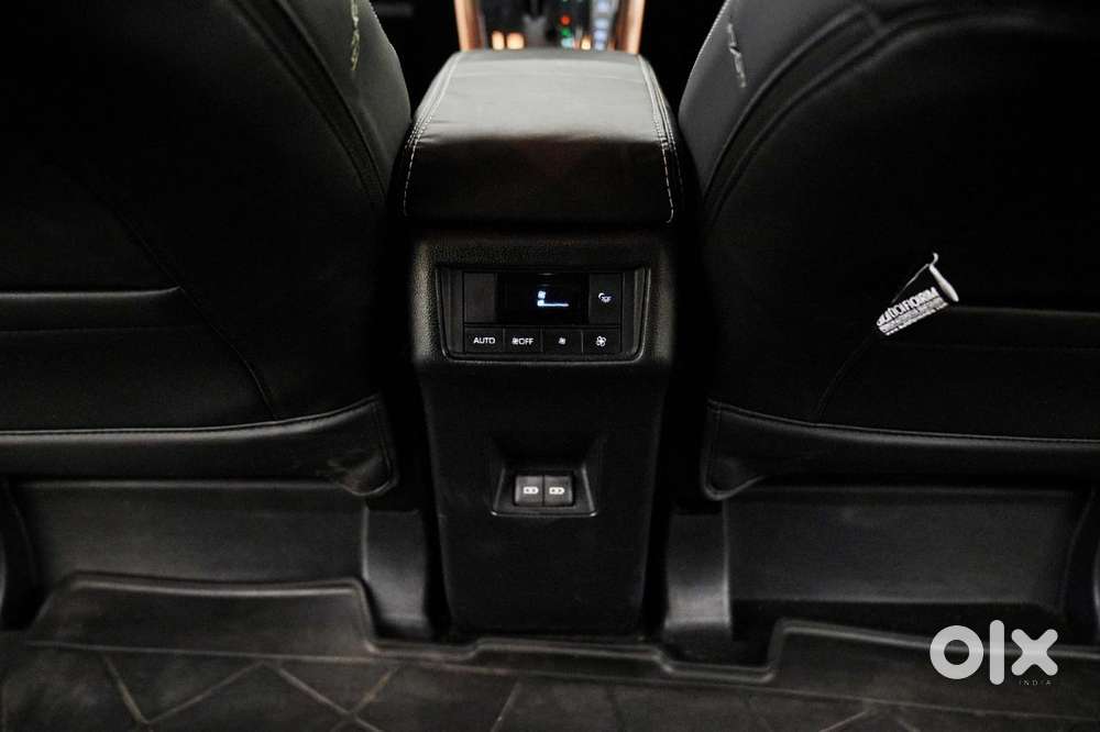 Maruti Suzuki Invicto Zeta Plus 7str, 2024, Petrol