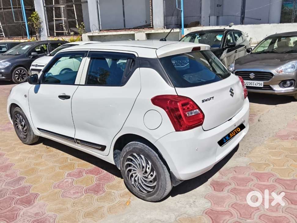 Maruti Suzuki Swift 2018 Lxi, 2019, Petrol