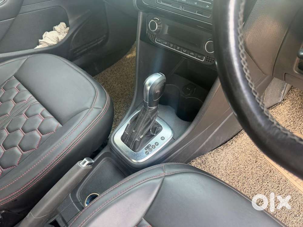 Volkswagen Polo 2015 Petrol 77000 Km Driven