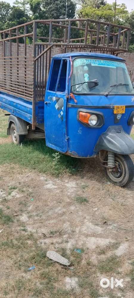 Gadi Pura Tight Hai