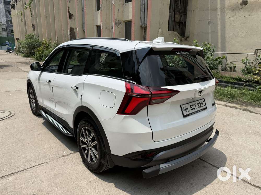 Mahindra Xuv700 2.0 Ax 7 Petrol At Luxury Pack Str, 2025, Petrol