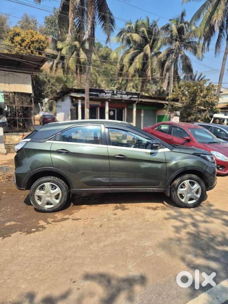Tata Nexon 1.2 Revotron Xm (s), 2023, Petrol