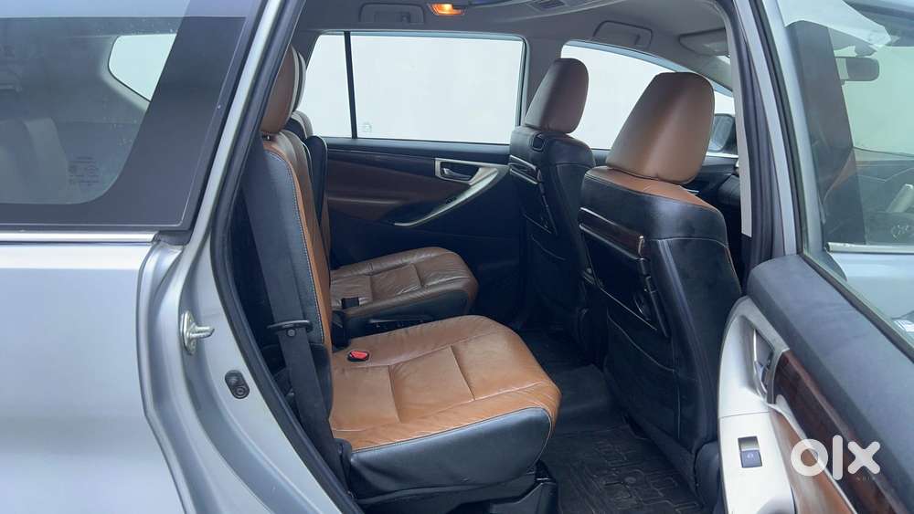 Toyota Innova Crysta 2.7 Zx At, 2016, Petrol