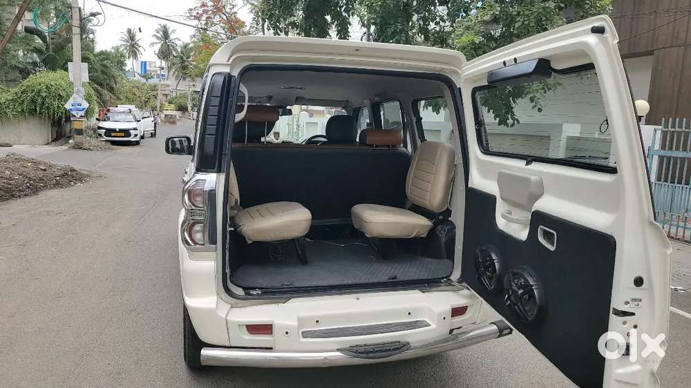 Mahindra Scorpio S10