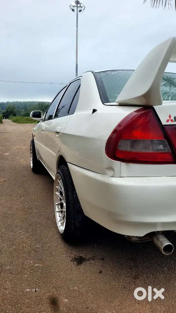 Mitsubishi Lancer 1.5 Glxi 2002 Model