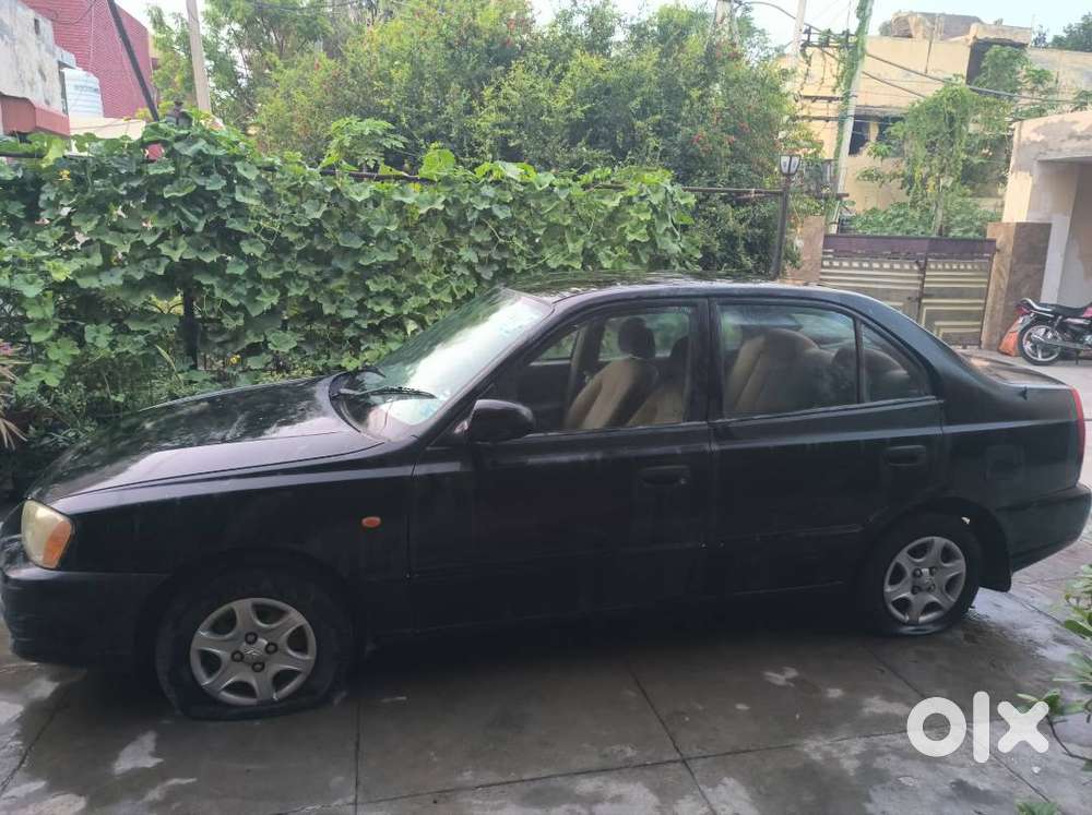 Black Hundai  Accent Car