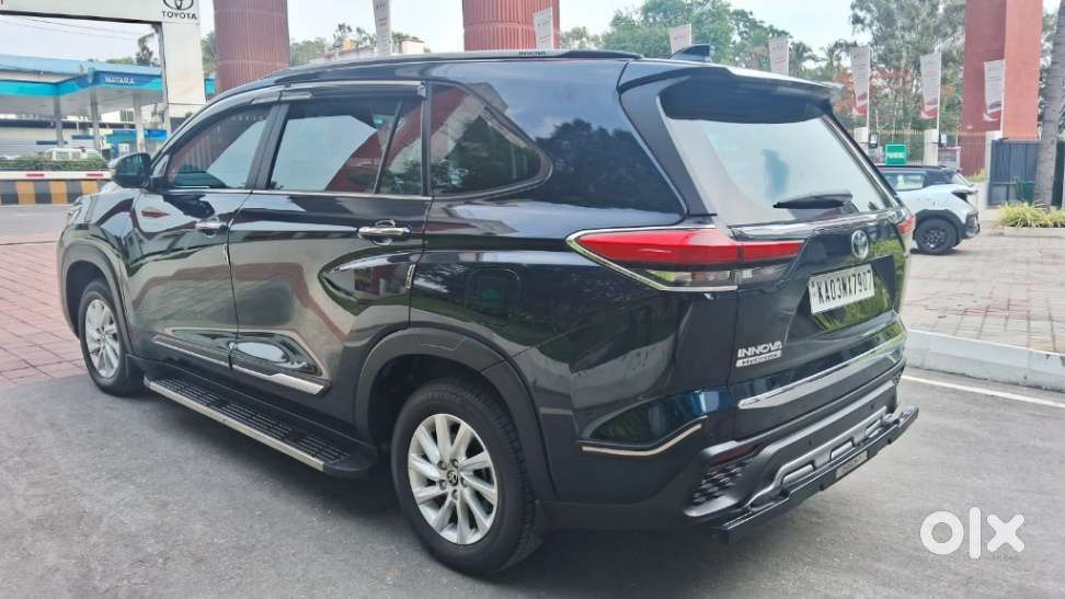 Toyota Innova Hycross 7s Option, 2025, Petrol