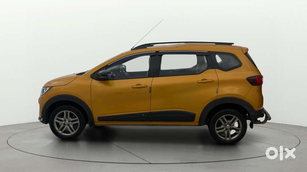 Renault Triber Rxz, 2022, Petrol