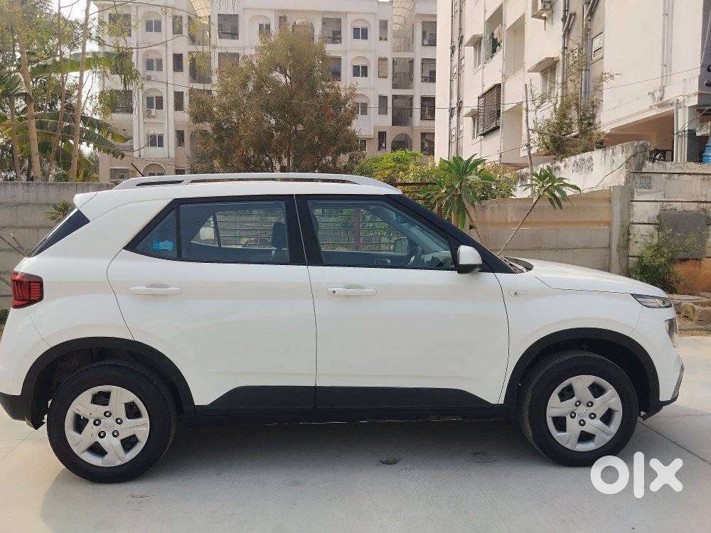 Hyundai Venue S, 2021, Petrol