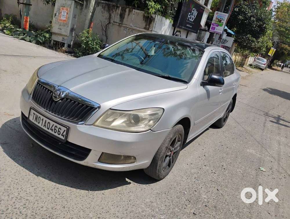 Skoda Laura 1.8 Tsi Ambiente, 2011, Petrol