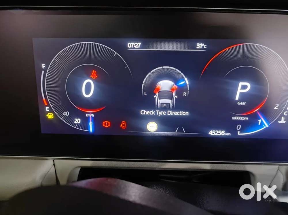 Mahindra Xuv700 2022 Petrol 47500 Km Driven