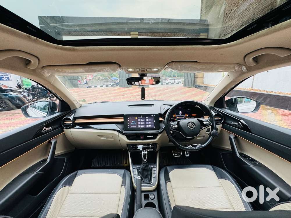 Skoda Slavia 1.0 Tsi Style At, 2023, Petrol