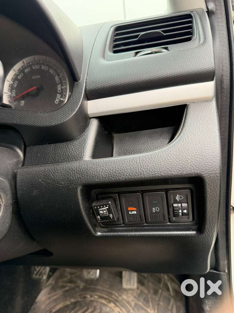 Maruti Suzuki Swift Vxi + Manual, 2013, Cng & Hybrids