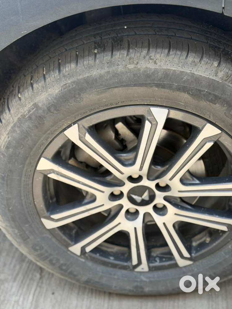 Mahindra Xuv700 Diesel 38000 Km Driven