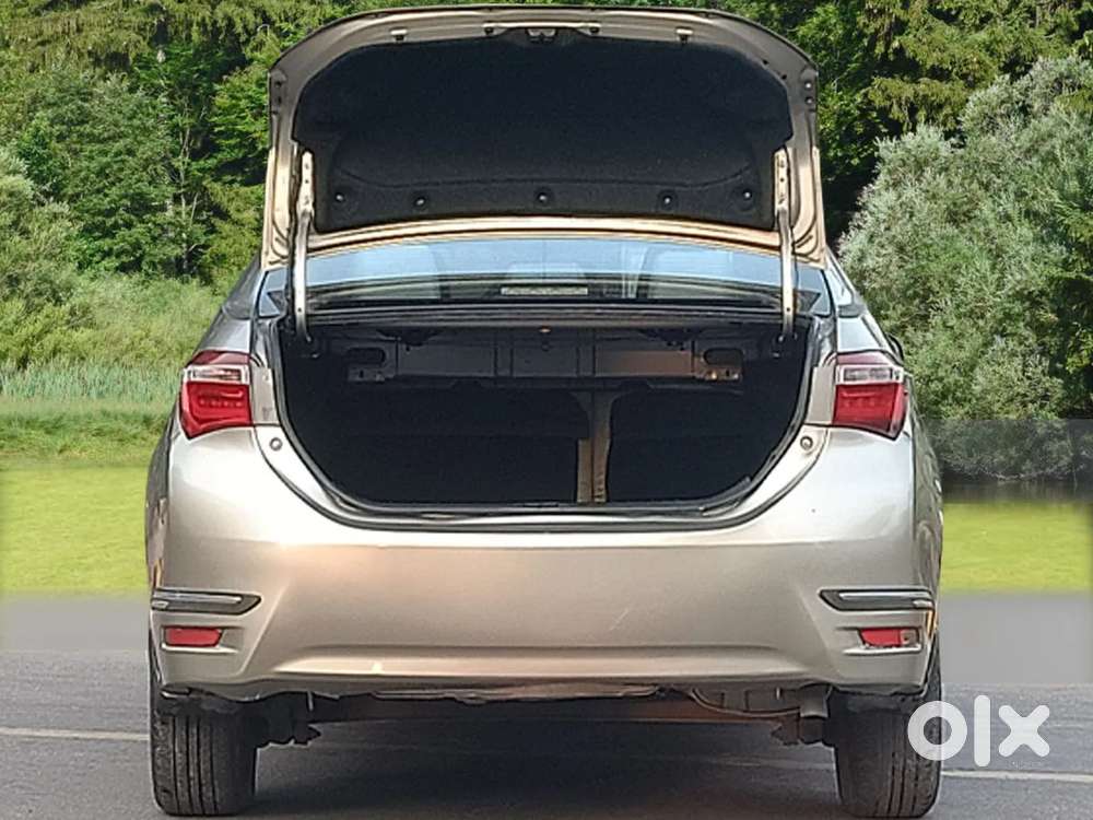 Toyota Corolla Altis 1.8g Limited, 2015, Petrol