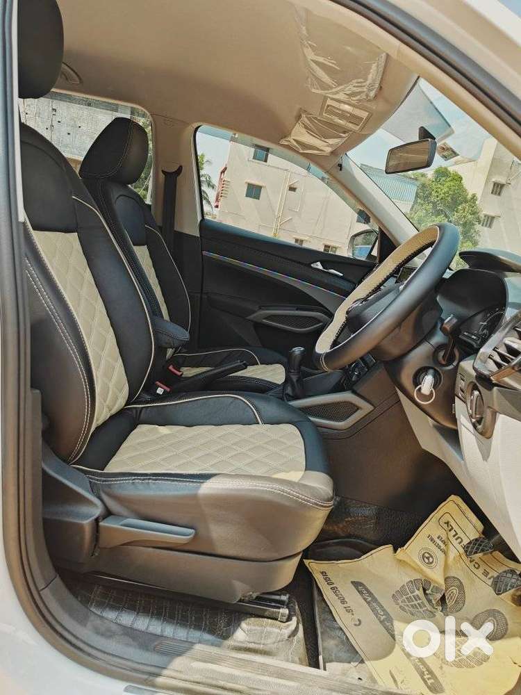 Skoda Kylaq Signature, 2025, Petrol